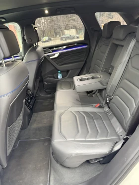 VW Touareg R 3.0 V6 eHybrid 4MOTION - 136000 лв. / 69535.70 € - 45750037 6