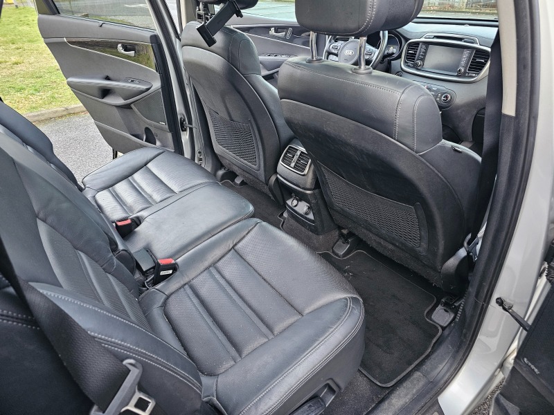 Kia Sorento Platinum Edition 4WD NAVI PANO, снимка 11 - Автомобили и джипове - 45388220