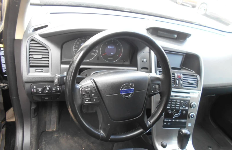 Volvo XC60, снимка 8 - Автомобили и джипове - 49386948