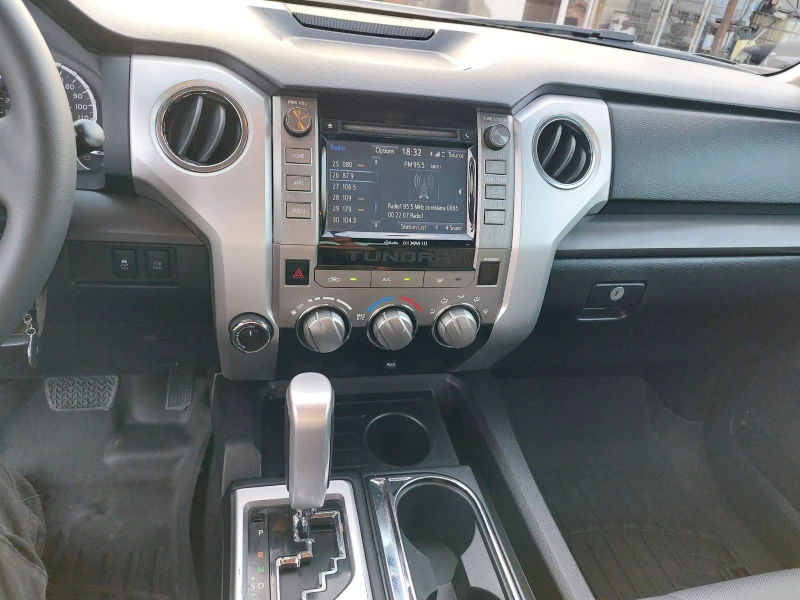Toyota Tundra CREWMAX, снимка 13 - Автомобили и джипове - 52530357