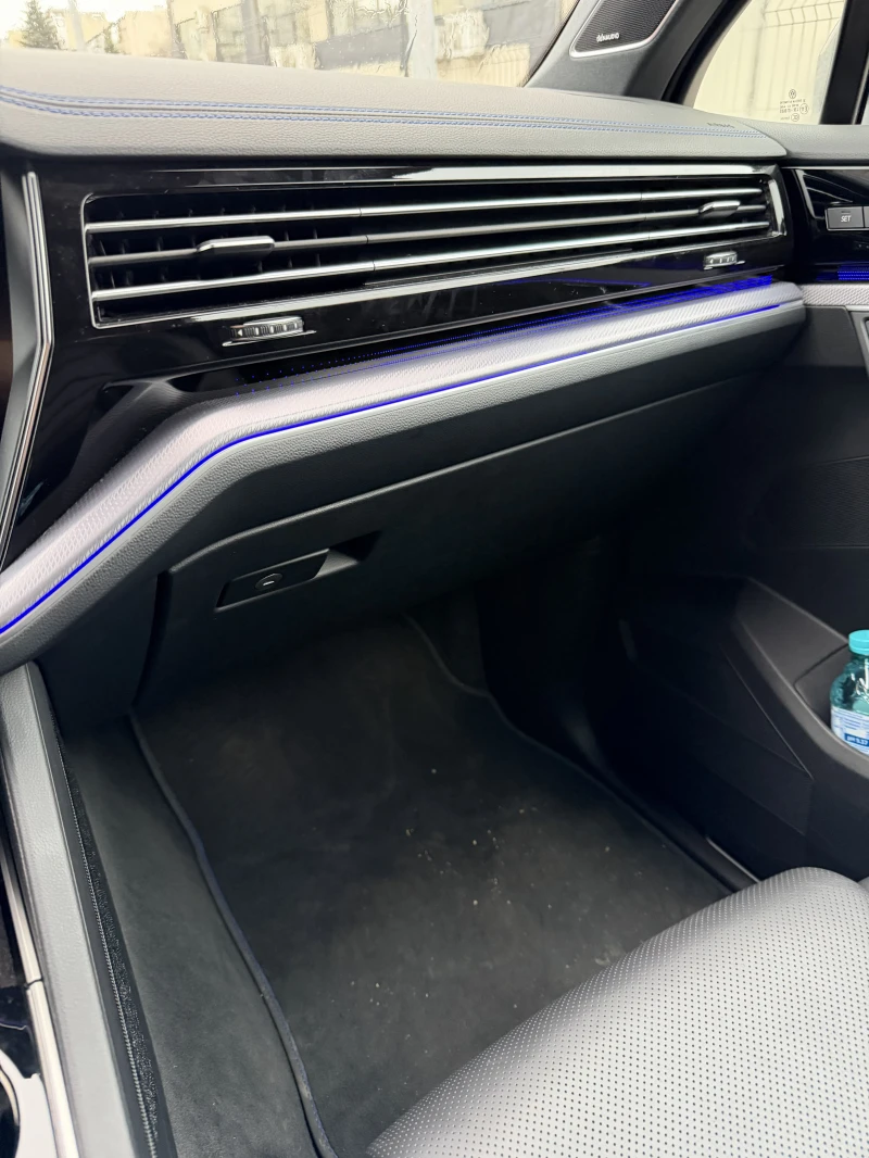 VW Touareg R 3.0 V6 eHybrid 4MOTION, снимка 11 - Автомобили и джипове - 52892401