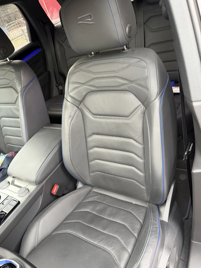 VW Touareg R 3.0 V6 eHybrid 4MOTION, снимка 13 - Автомобили и джипове - 52892401
