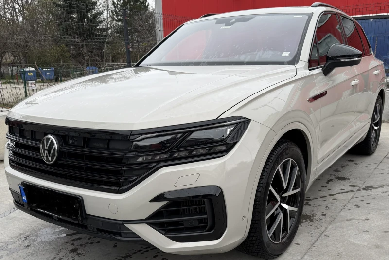 VW Touareg R 3.0 V6 eHybrid 4MOTION, снимка 2 - Автомобили и джипове - 52892401