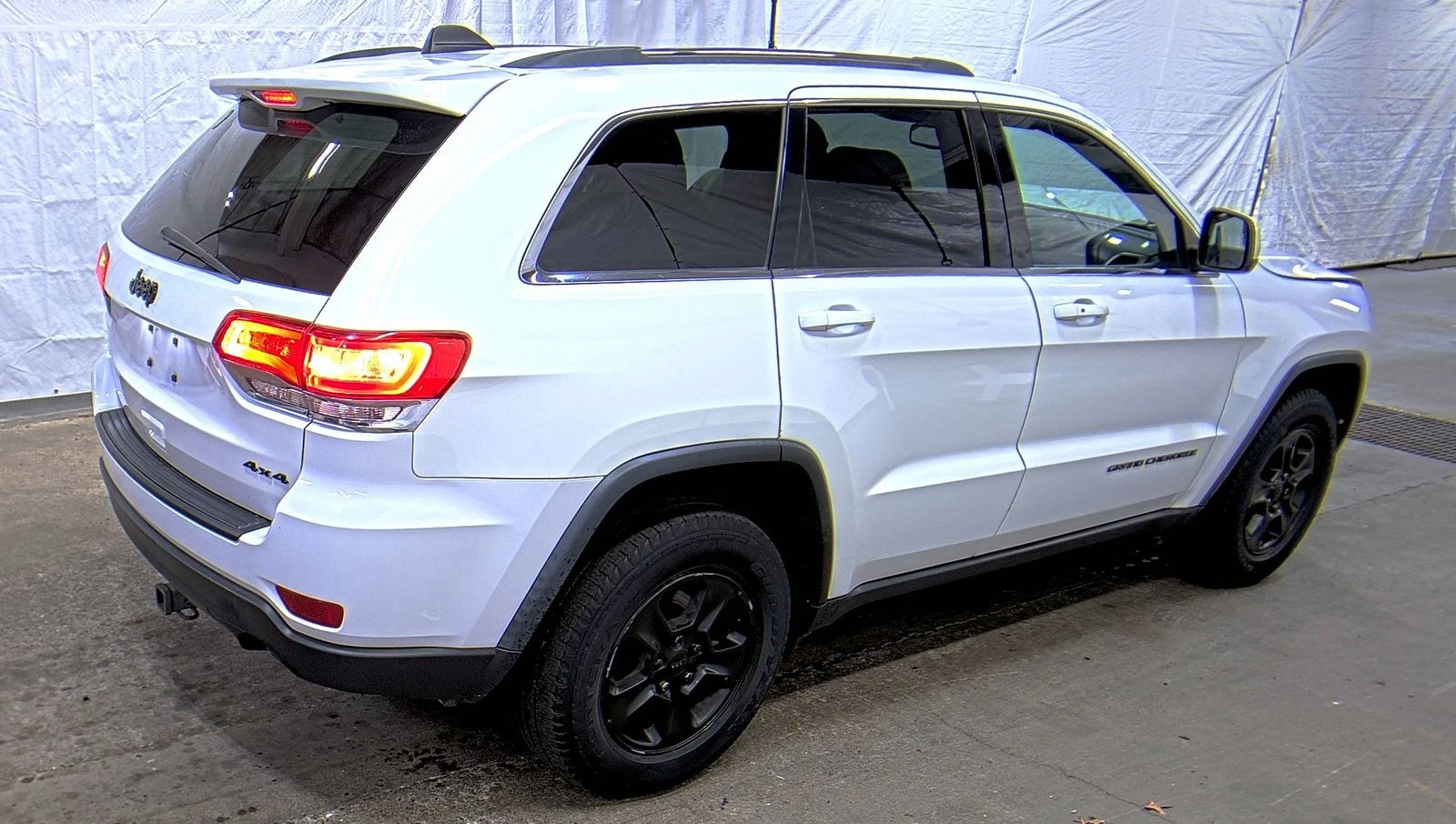 Jeep Grand cherokee 2015 Jeep Grand Cherokee Laredo - изображение 5