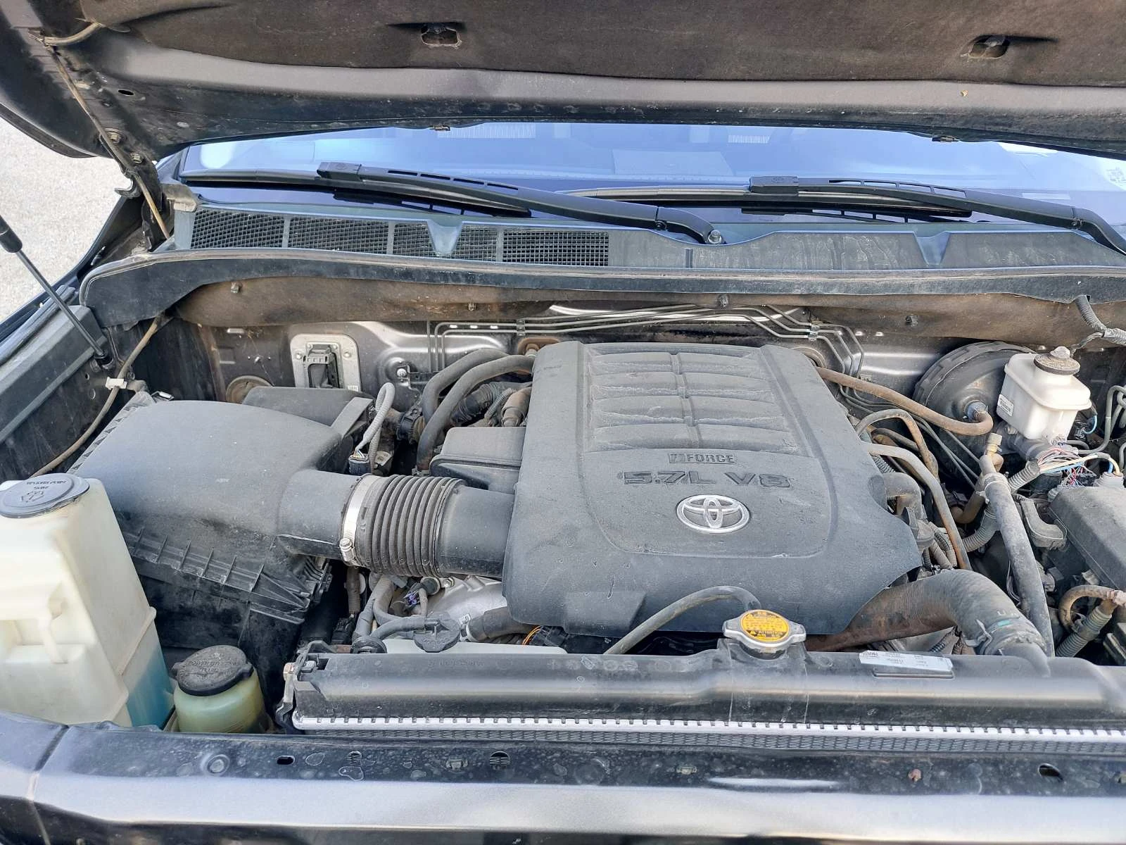 Toyota Tundra CREWMAX - изображение 8