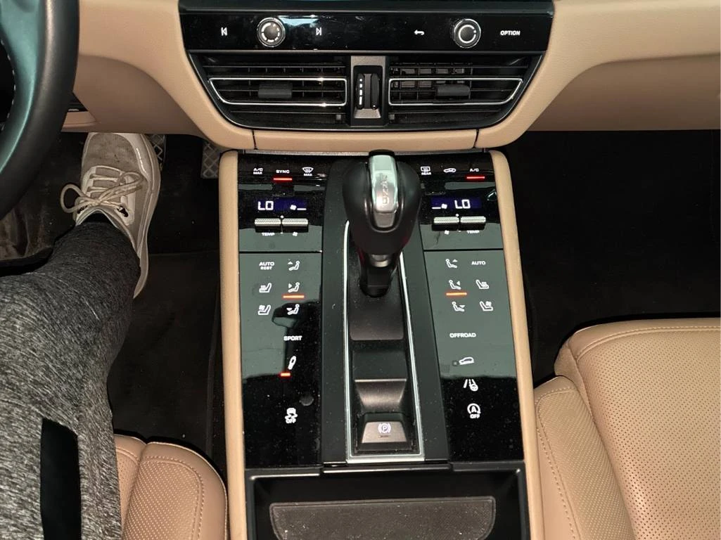 Porsche Macan * CARFAX* CARBON * ОБДУХВАНЕ * ВТОРИ ЧИФТ ГУМИ, снимка 12 - Автомобили и джипове - 54094392