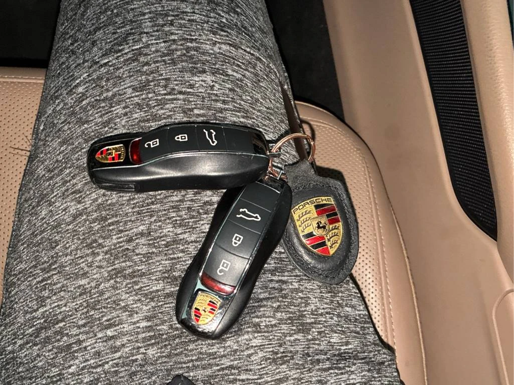 Porsche Macan * CARFAX* CARBON * ОБДУХВАНЕ * ВТОРИ ЧИФТ ГУМИ, снимка 13 - Автомобили и джипове - 54094392