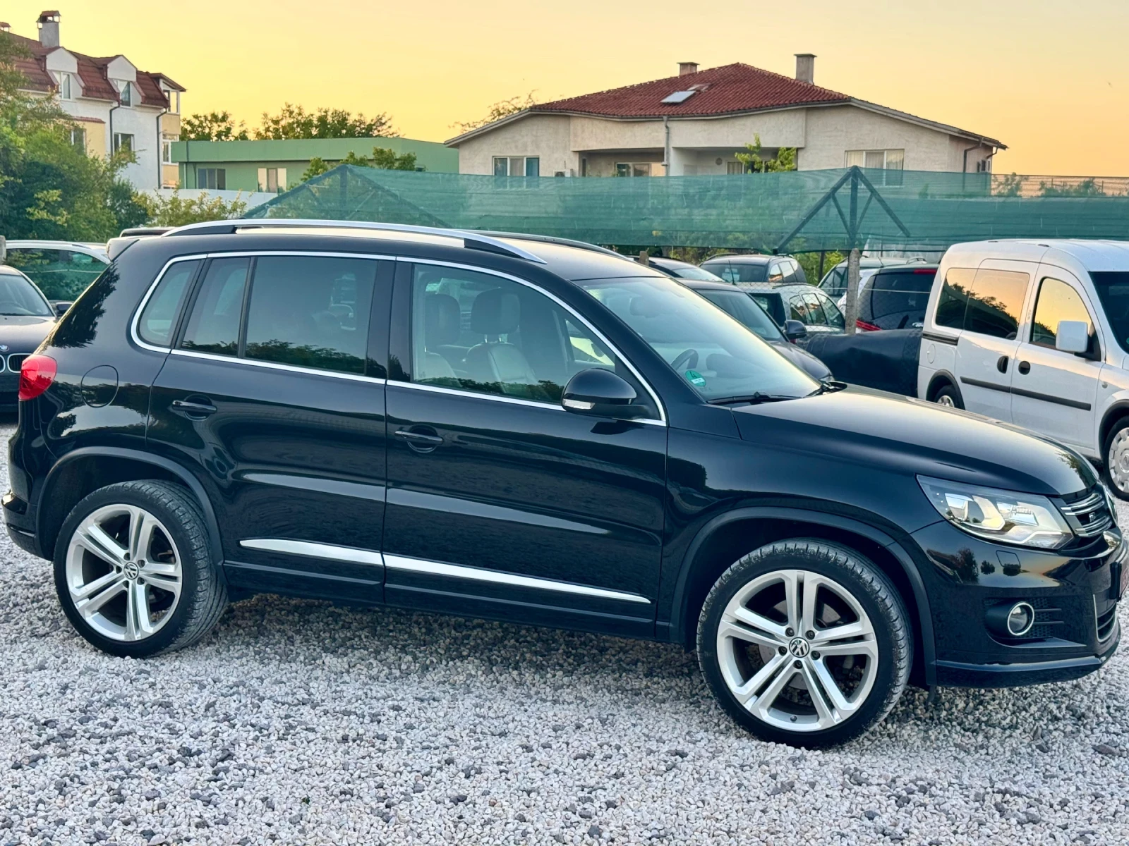 VW Tiguan R-LINE 4x4, снимка 7 - Автомобили и джипове - 55105374