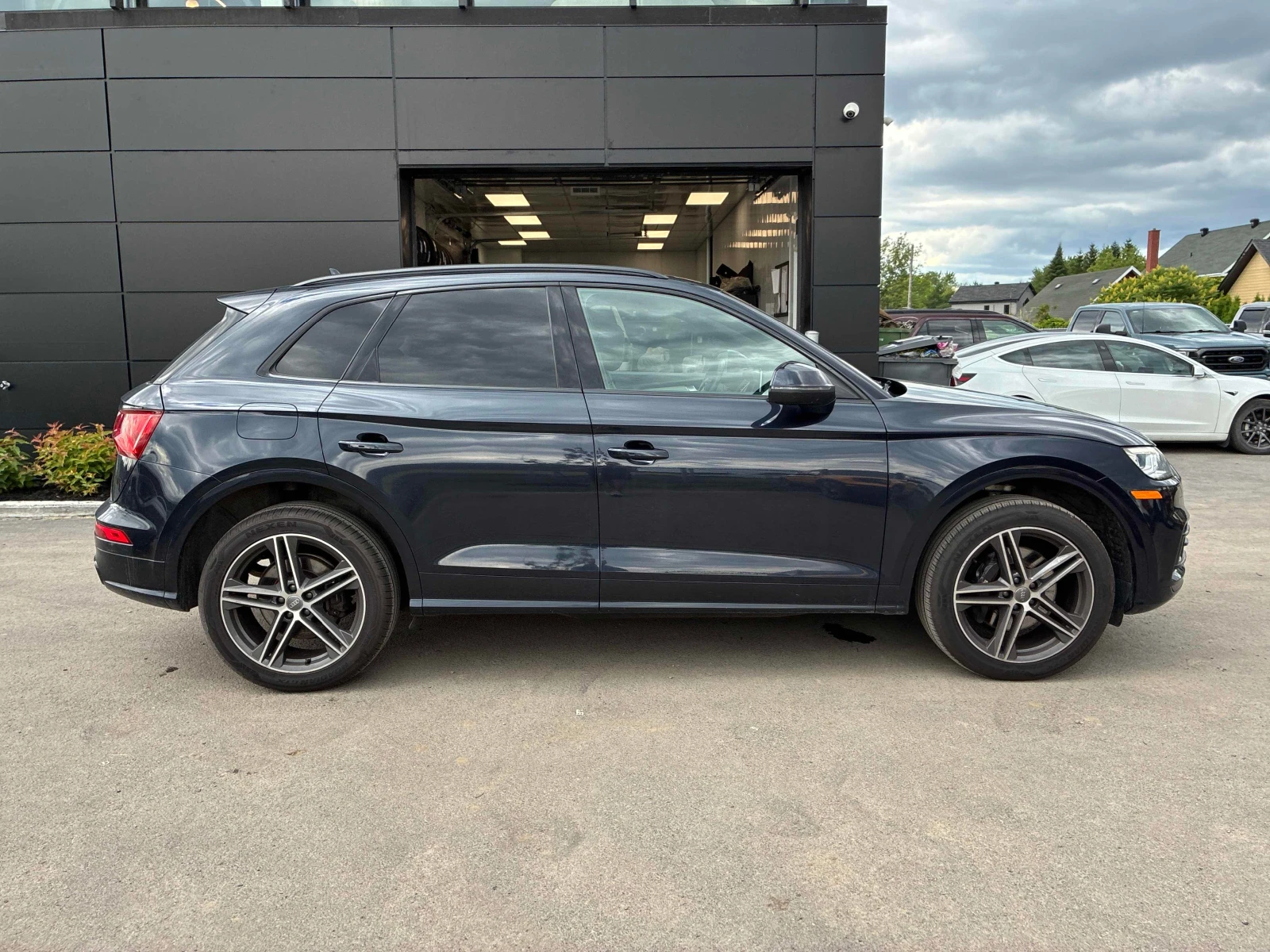 Audi SQ5 V6T * TECHNIK * 360 CAMERA * CARFAX * , снимка 4 - Автомобили и джипове - 55199932