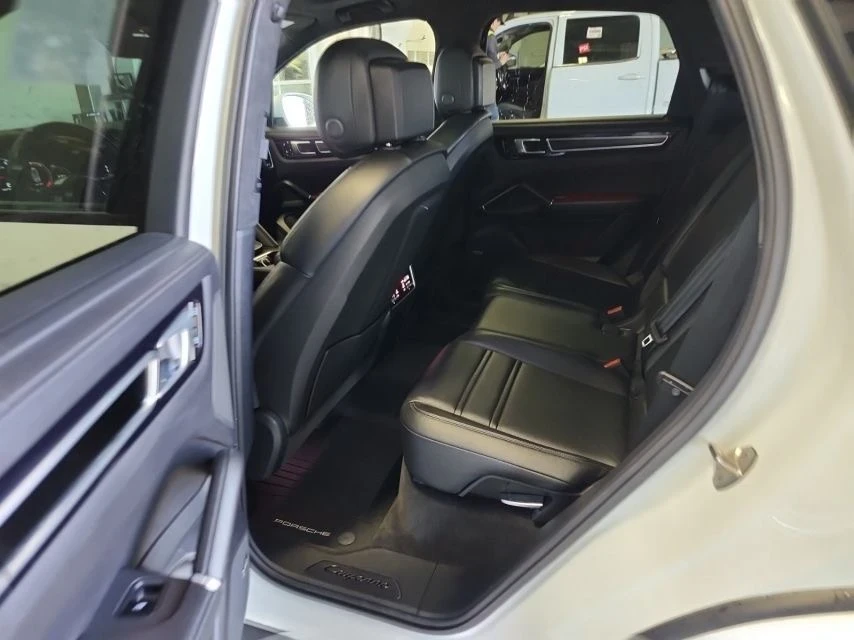 Porsche Cayenne GTS* 360* Pano* Bose* Обдхване* Apple* CarPlay* , снимка 10 - Автомобили и джипове - 55282577
