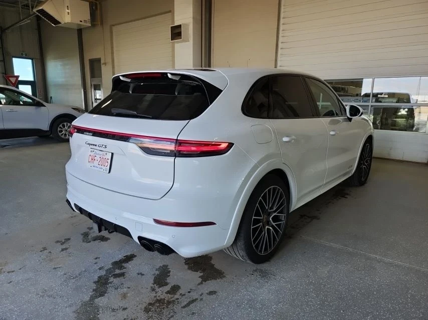 Porsche Cayenne GTS* 360* Pano* Bose* Обдхване* Apple* CarPlay* , снимка 2 - Автомобили и джипове - 55282577