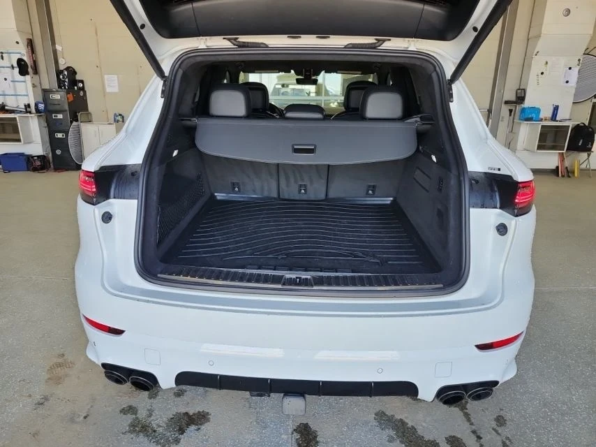 Porsche Cayenne GTS* 360* Pano* Bose* Обдхване* Apple* CarPlay* , снимка 11 - Автомобили и джипове - 55282577