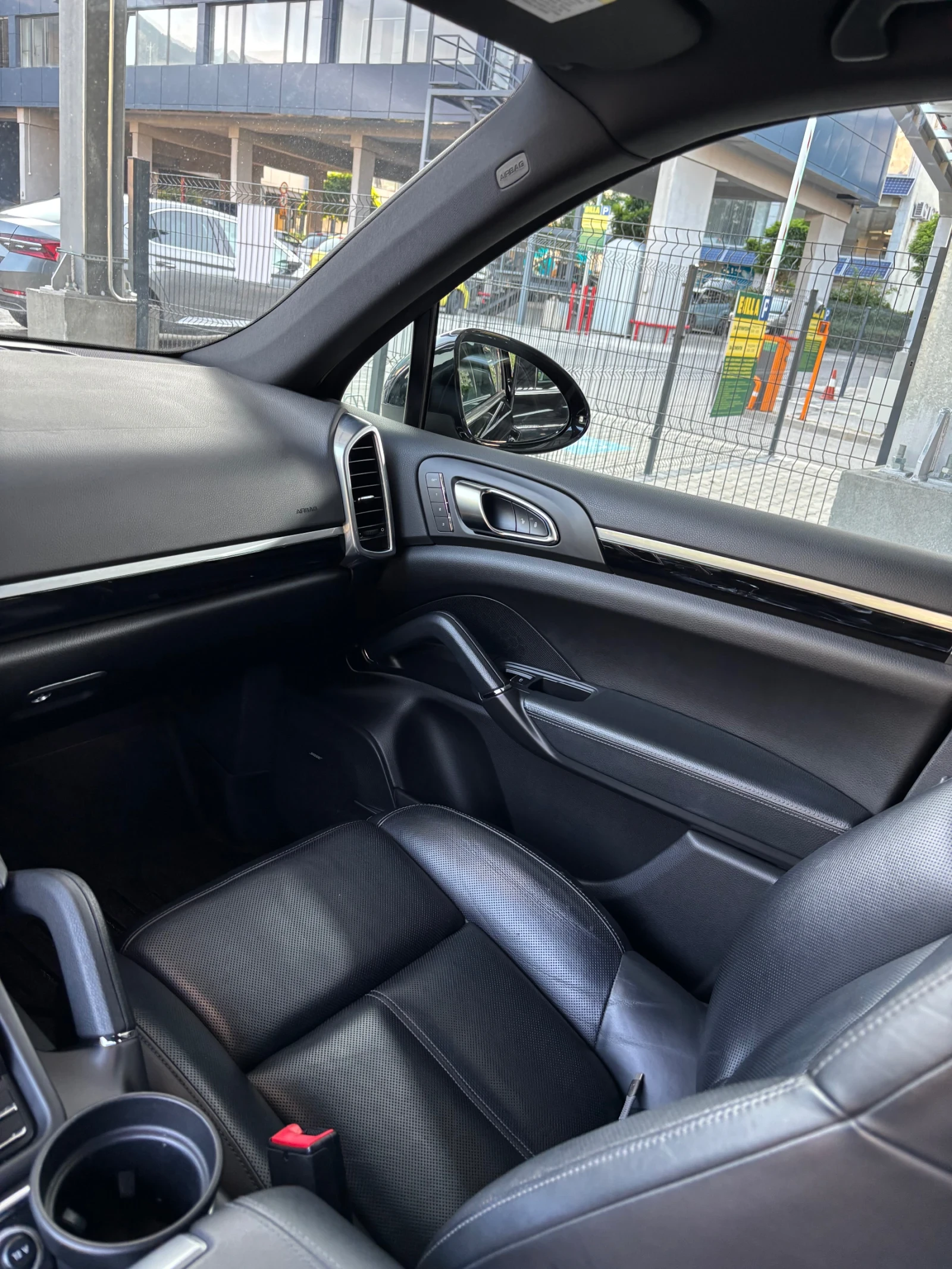 Porsche Cayenne S (Facelift) 2015, снимка 11 - Автомобили и джипове - 55439842