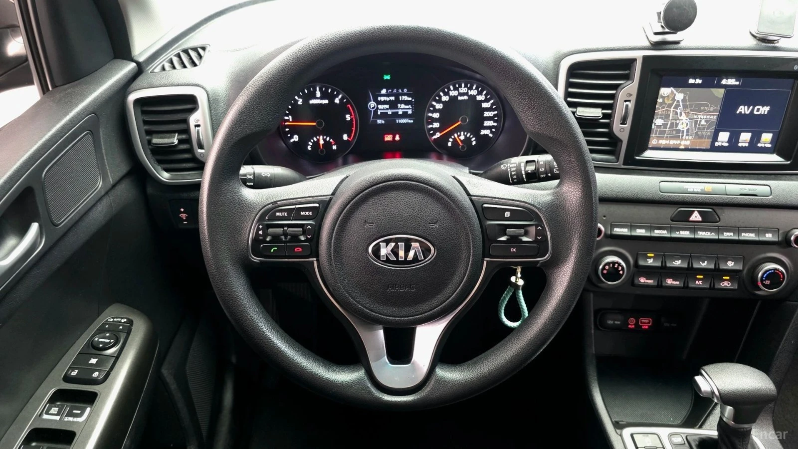 Kia Sportage 2WD* КОЖА* НАВИ* КАМЕРА, снимка 11 - Автомобили и джипове - 55564737