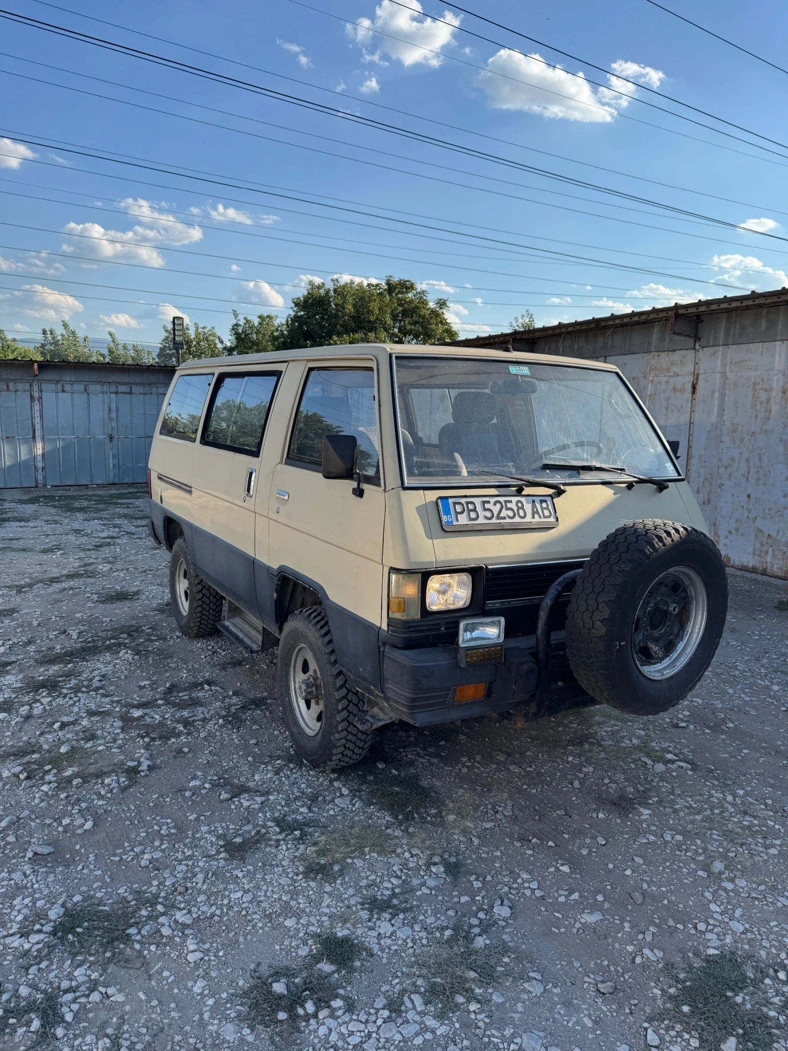 Mitsubishi L200 L300 2.0 4x4