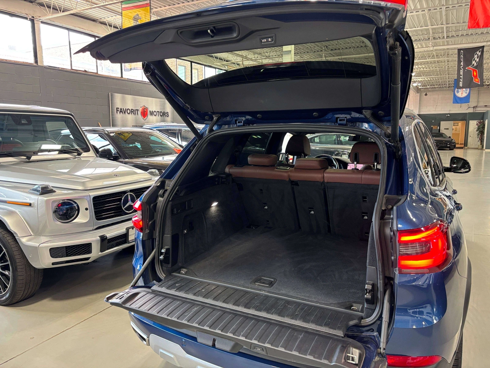 BMW X5 * 40i xDrive| AWD| CLUSTERNAV| BROWNSEATS| WOOD| , снимка 6 - Автомобили и джипове - 55899375