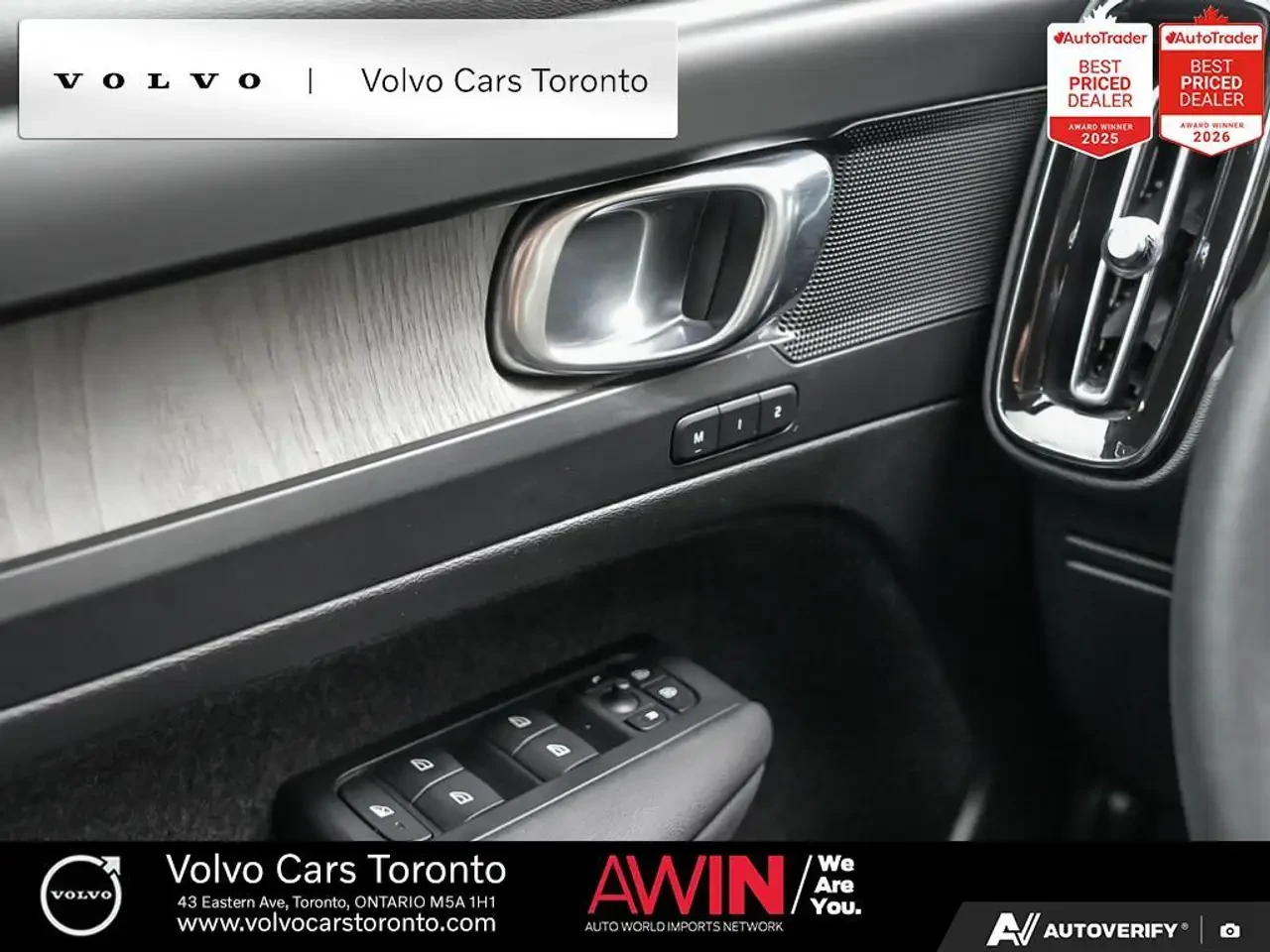 Volvo XC40 Plus Dark Theme All Wheel Drive, снимка 17 - Автомобили и джипове - 56564866
