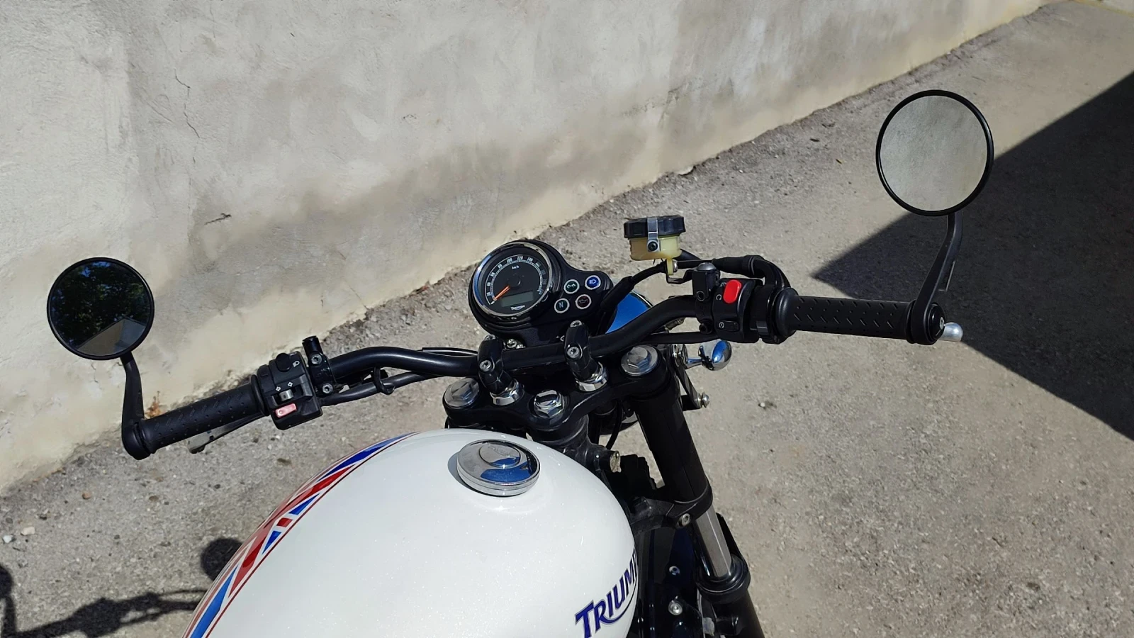 Triumph Bonneville T100i SE - изображение 8