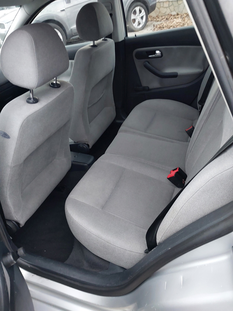 Seat Ibiza, снимка 5 - Автомобили и джипове - 44146641