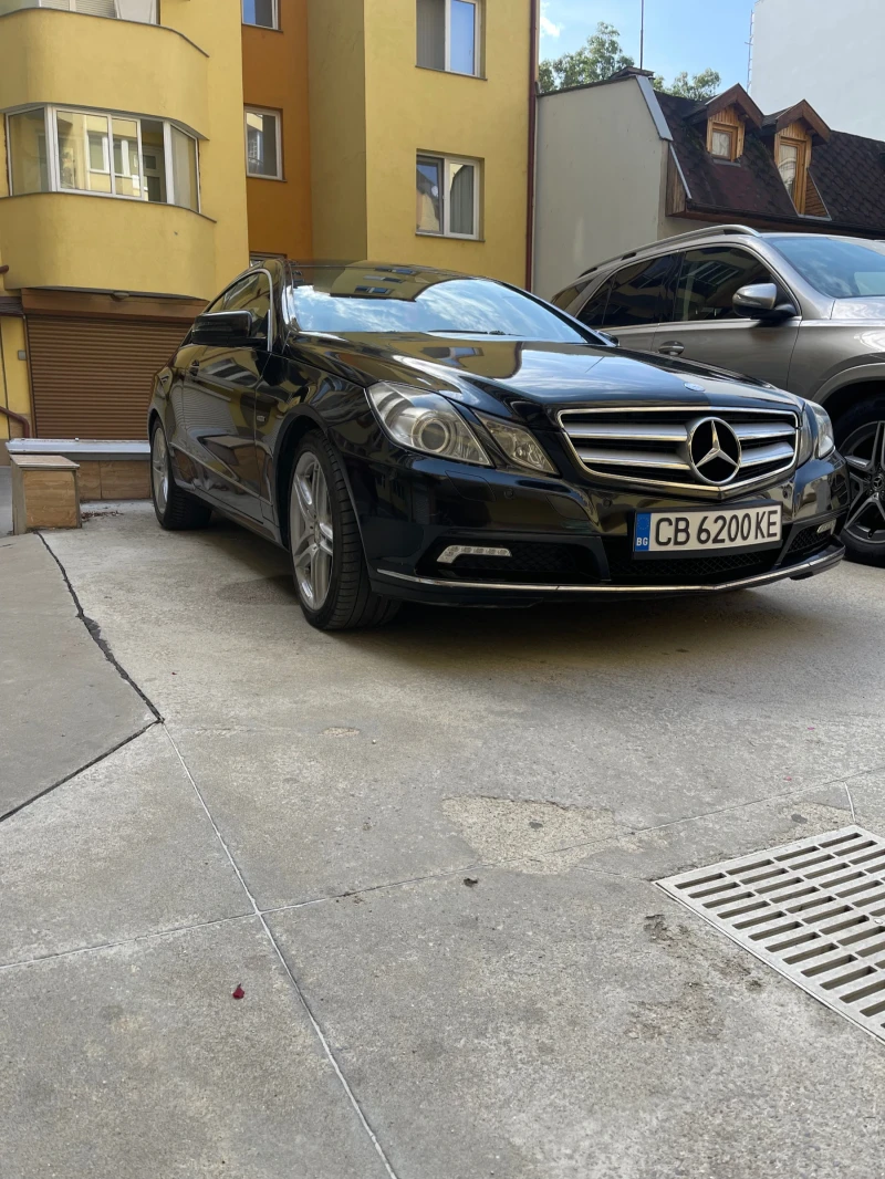 Mercedes-Benz E 220, снимка 1 - Автомобили и джипове - 47057166