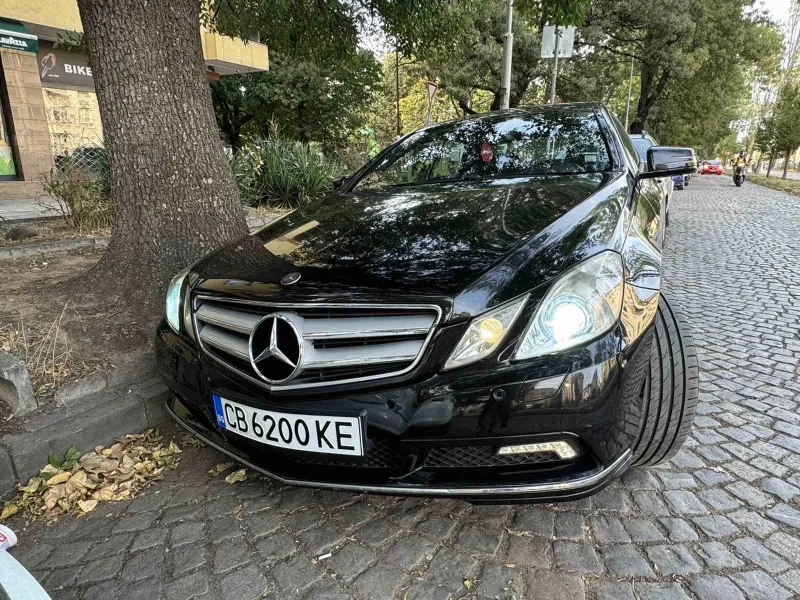 Mercedes-Benz E 220, снимка 10 - Автомобили и джипове - 47057166