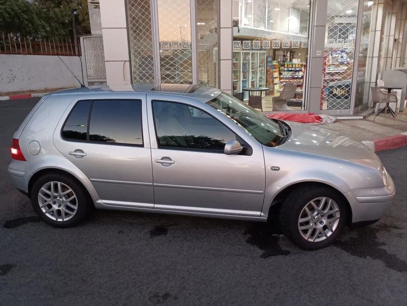 VW Golf 4 v5, снимка 8 - Автомобили и джипове - 47369130