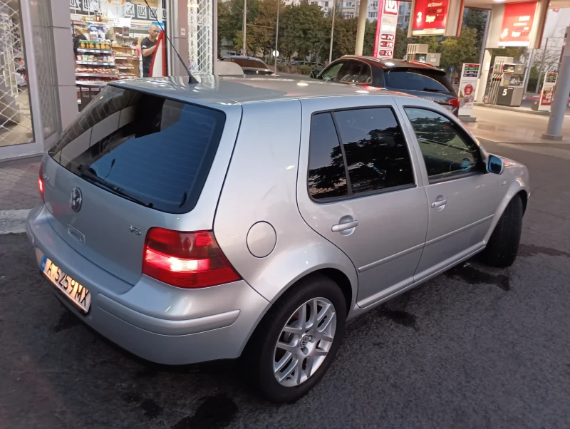 VW Golf 4 v5, снимка 1 - Автомобили и джипове - 47369130