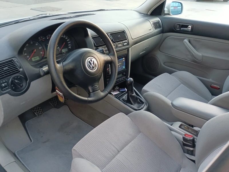 VW Golf 4 v5, снимка 14 - Автомобили и джипове - 47369130