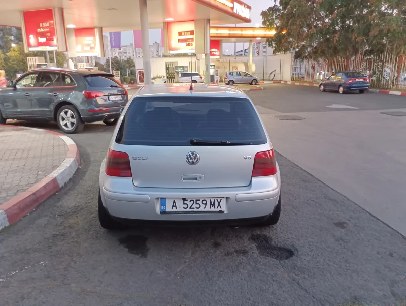 VW Golf 4 v5, снимка 5 - Автомобили и джипове - 47369130