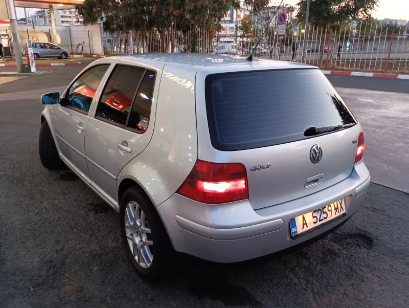 VW Golf 4 v5, снимка 2 - Автомобили и джипове - 47369130