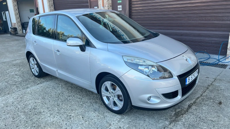 Renault Scenic Автоматик, снимка 2 - Автомобили и джипове - 48030884