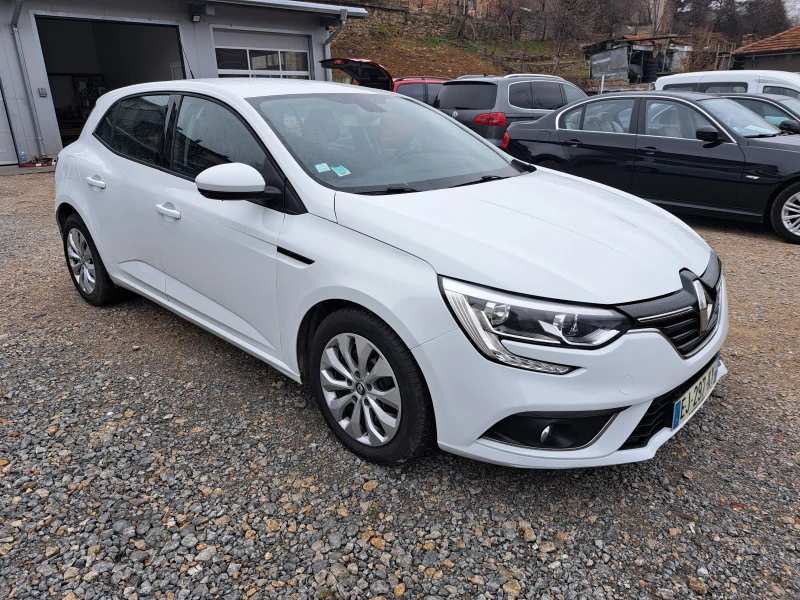 Renault Megane 1.5dCi* КЛИМА* NAVI* КОЖА* ТЕМПОМАТ* ПАРКТР, снимка 4 - Автомобили и джипове - 48176457