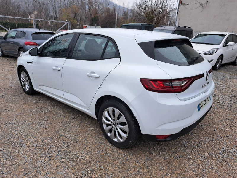 Renault Megane 1.5dCi* КЛИМА* NAVI* КОЖА* ТЕМПОМАТ* ПАРКТР, снимка 5 - Автомобили и джипове - 48176457