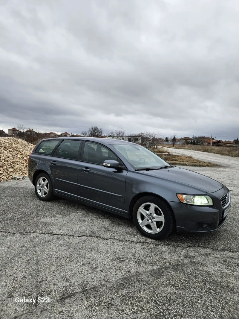 Volvo V50 1.8F на Газ, снимка 2 - Автомобили и джипове - 48178842