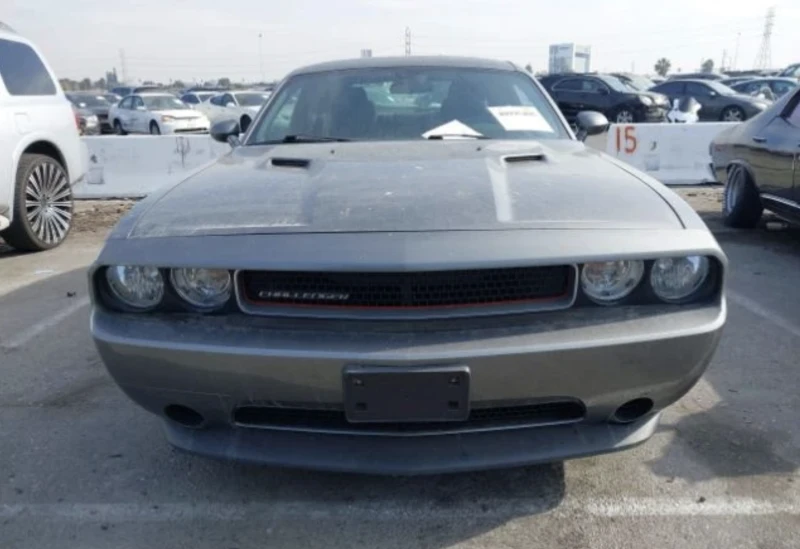 Dodge Challenger SXT, снимка 3 - Автомобили и джипове - 48706308