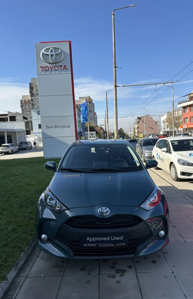Toyota Yaris 1.5 HEV Chic, снимка 2 - Автомобили и джипове - 52293532