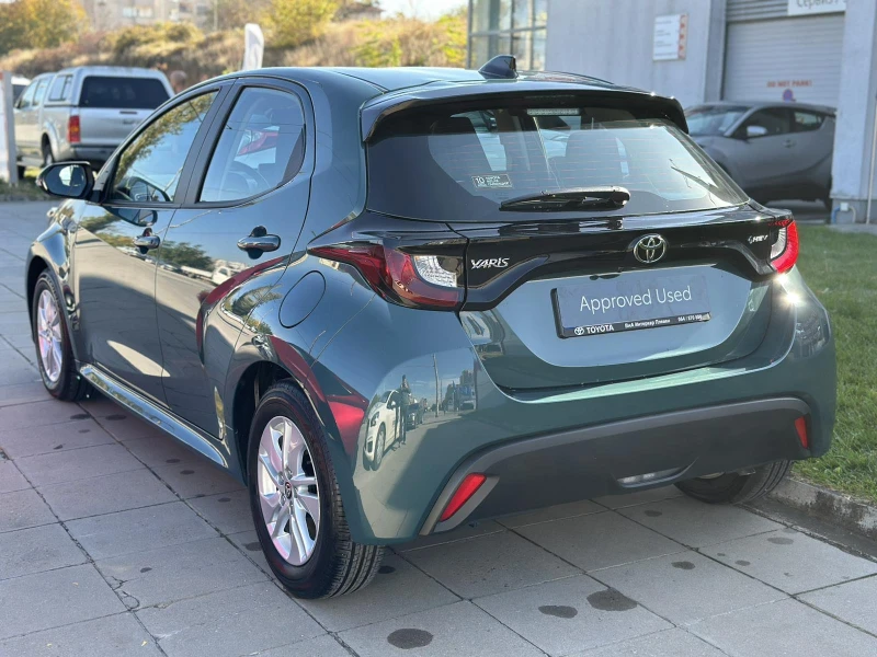 Toyota Yaris 1.5 HEV Chic, снимка 4 - Автомобили и джипове - 52293532