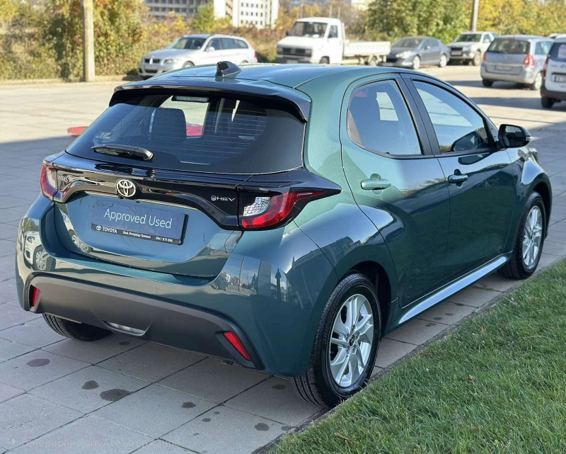 Toyota Yaris 1.5 HEV Chic, снимка 6 - Автомобили и джипове - 52293532