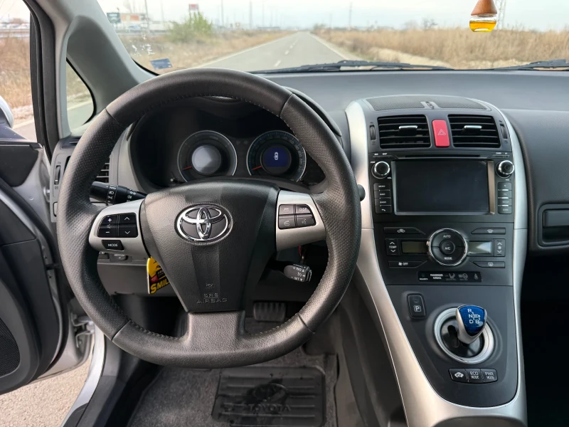Toyota Auris 1.8, снимка 17 - Автомобили и джипове - 52868411