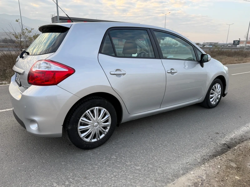 Toyota Auris 1.8, снимка 5 - Автомобили и джипове - 52868411