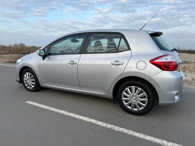 Toyota Auris 1.8, снимка 4 - Автомобили и джипове - 52868411