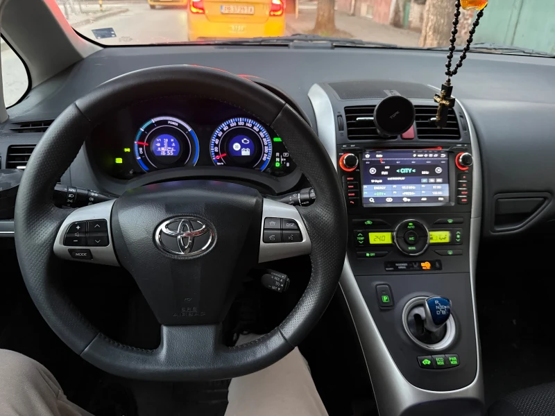 Toyota Auris 1.8, снимка 13 - Автомобили и джипове - 52868411