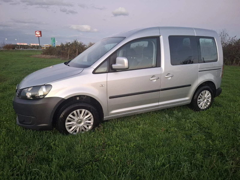 VW Caddy 1.6TDI, снимка 10 - Автомобили и джипове - 52885455