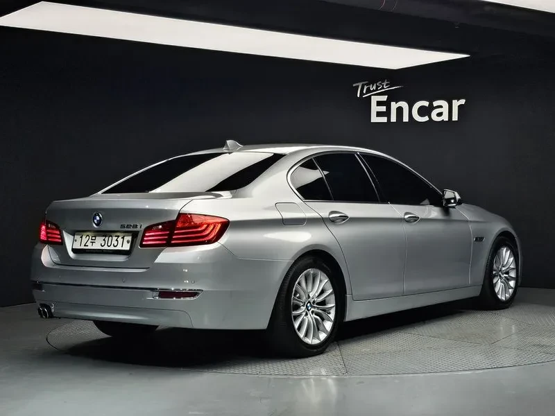 BMW 528 i, снимка 2 - Автомобили и джипове - 55146019