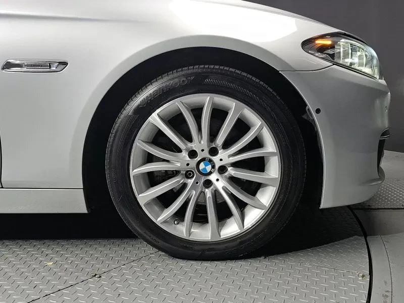 BMW 528 i, снимка 5 - Автомобили и джипове - 55146019