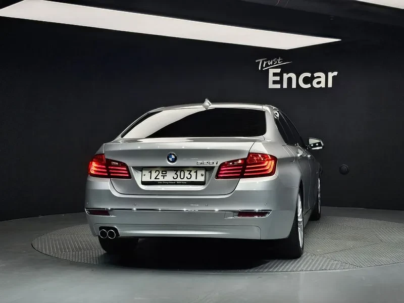 BMW 528 i, снимка 4 - Автомобили и джипове - 55146019