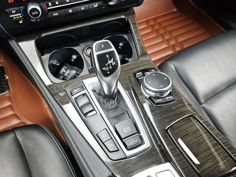 BMW 528 i, снимка 9 - Автомобили и джипове - 55146019