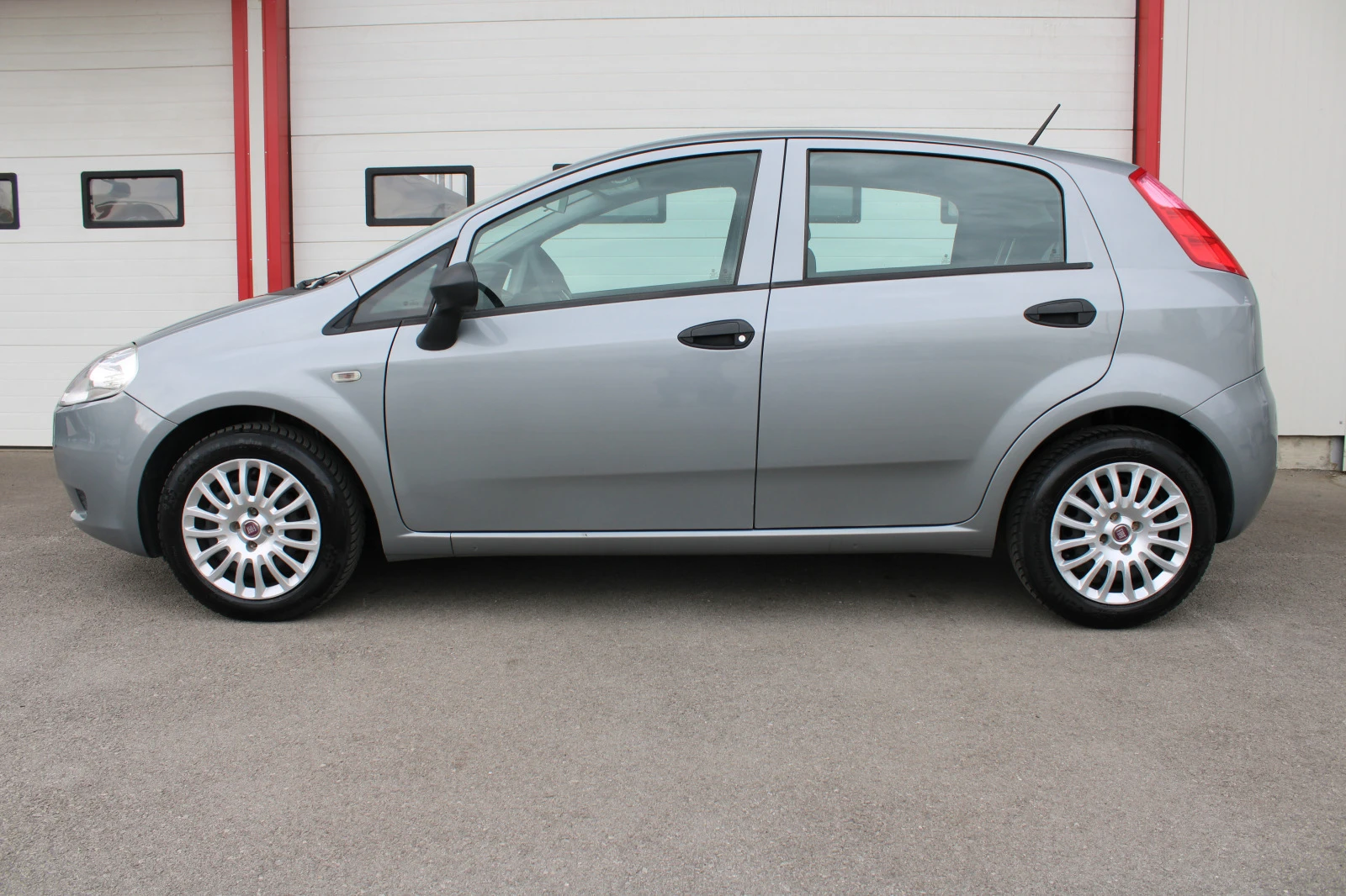 Fiat Punto 1.2i* E5B - изображение 8