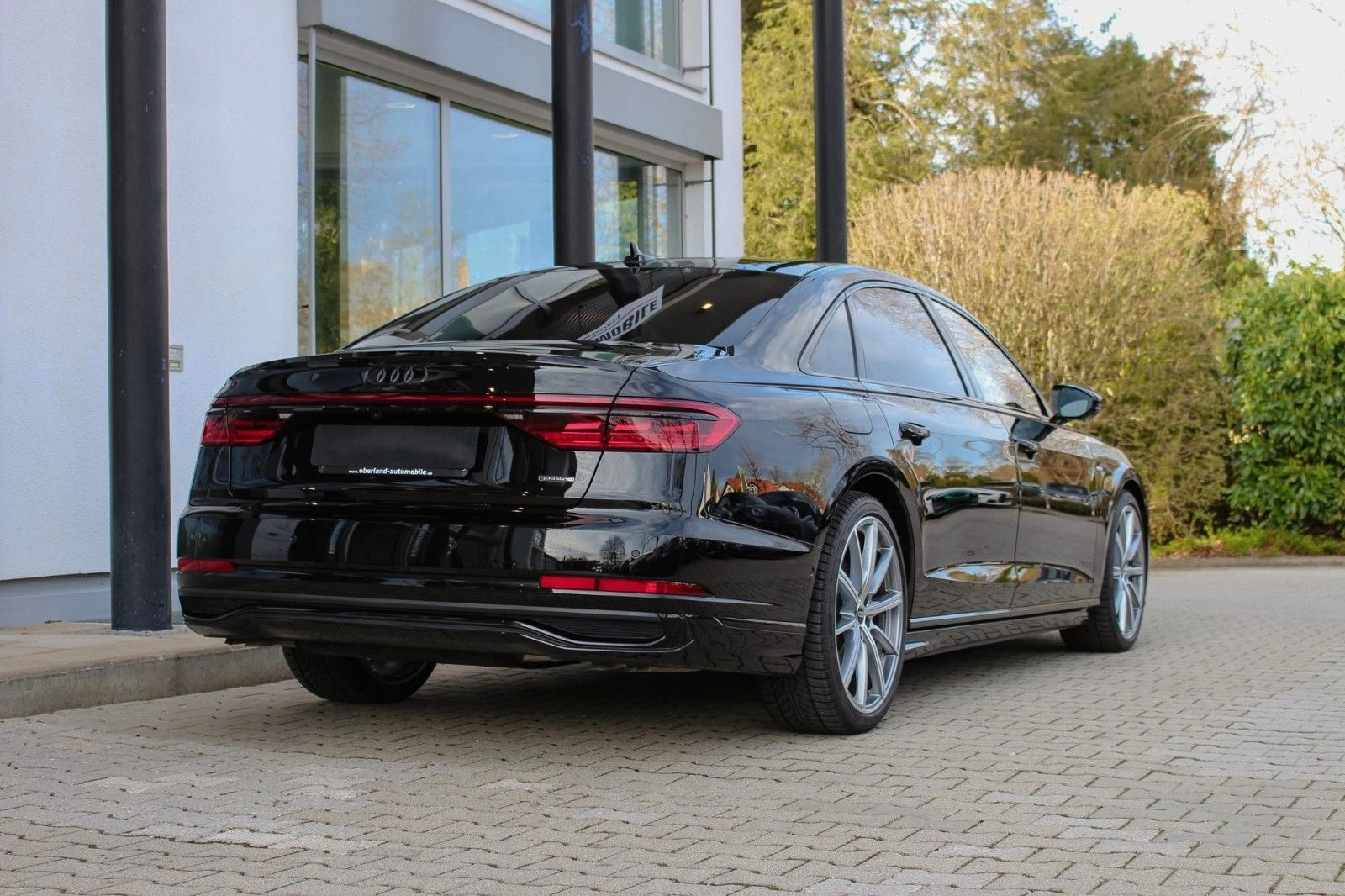 Audi A8 60L TFSI quattro S line - изображение 4