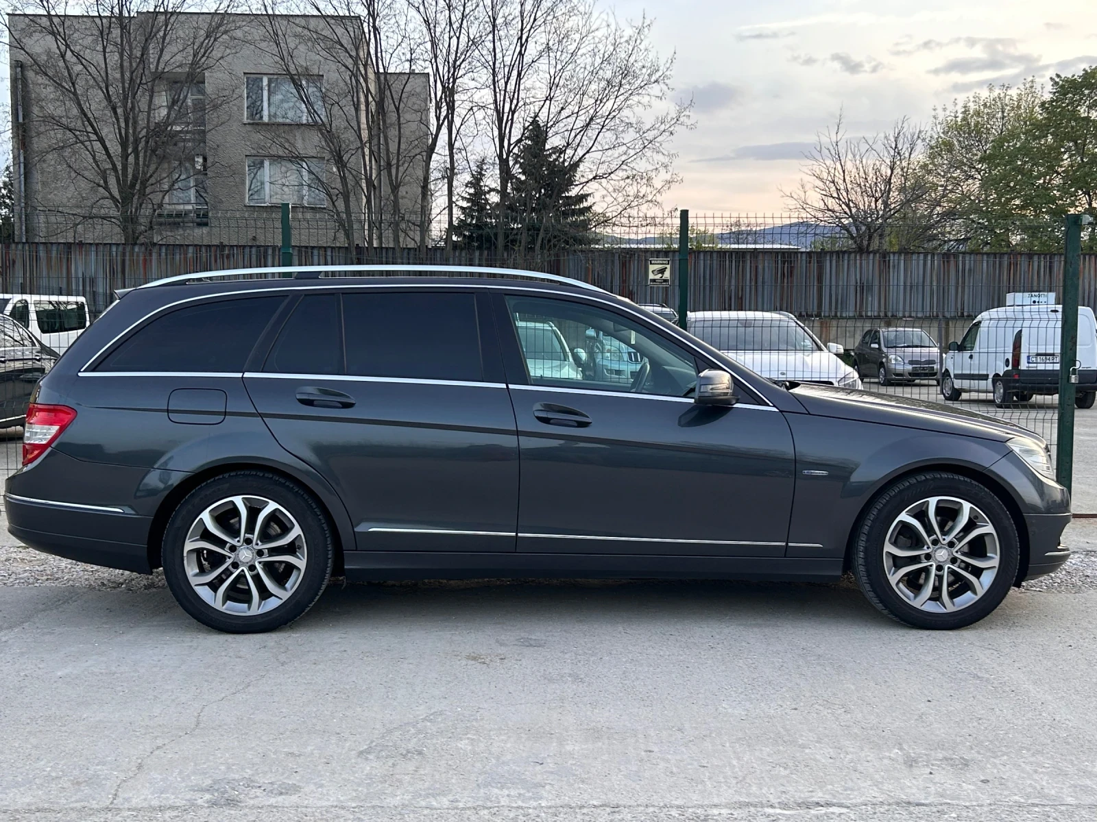 Mercedes-Benz C 220  - изображение 7